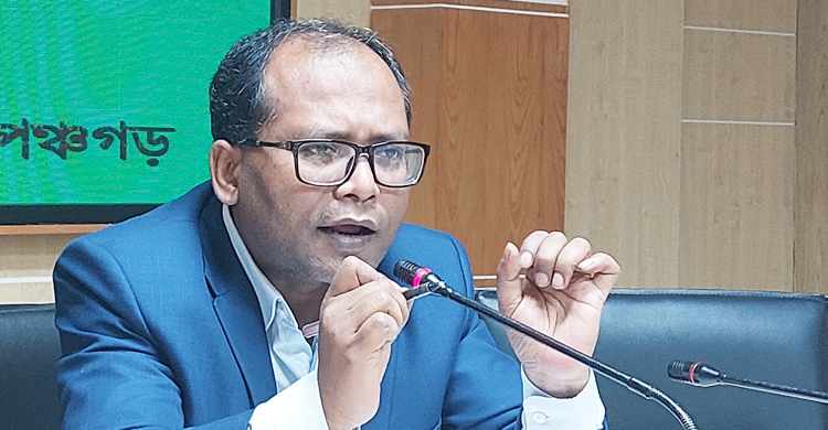 দেশসেরা পুরস্কার পেলেন পঞ্চগড়ের জেলা প্রশাসক