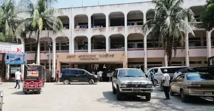 জেলা প্রশাসকের কার্যালয়ে ৩৪ জনের নিয়োগ, আবেদন ফি ১১২ টাকা