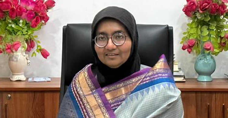 ডিসির বিরুদ্ধে ইসিতে ২১ সাংবাদিকের অভিযোগ, বদলির দাবি