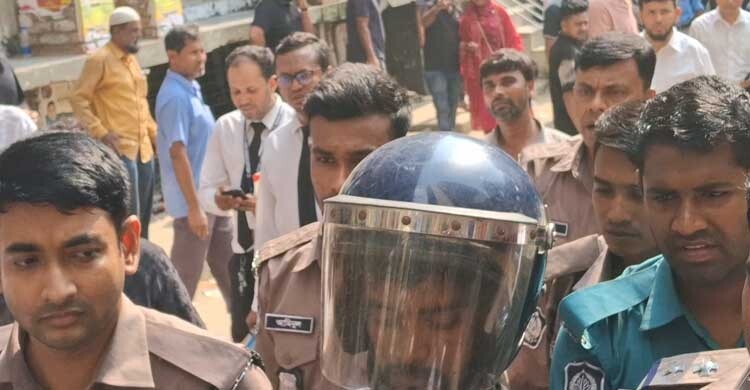 আসামি সোহেলের কক্ষের সামনে পড়েছিল রামিসার জুতা, ভেতরে রক্তাক্ত দেহ