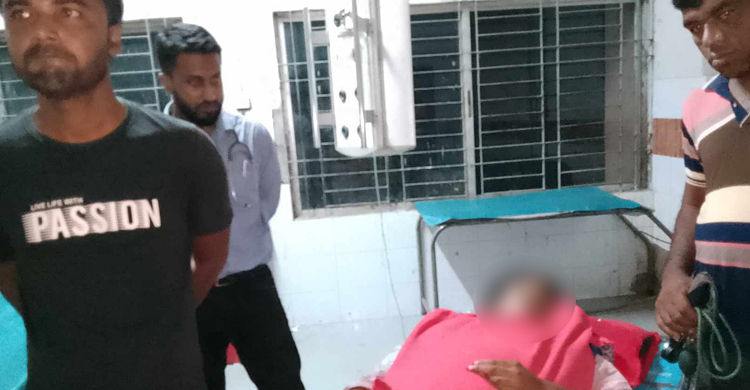 সাপে কামড়ানোর পর রাতভর ঝাড়ফুঁক, প্রাণ গেলো স্কুলছাত্রীর