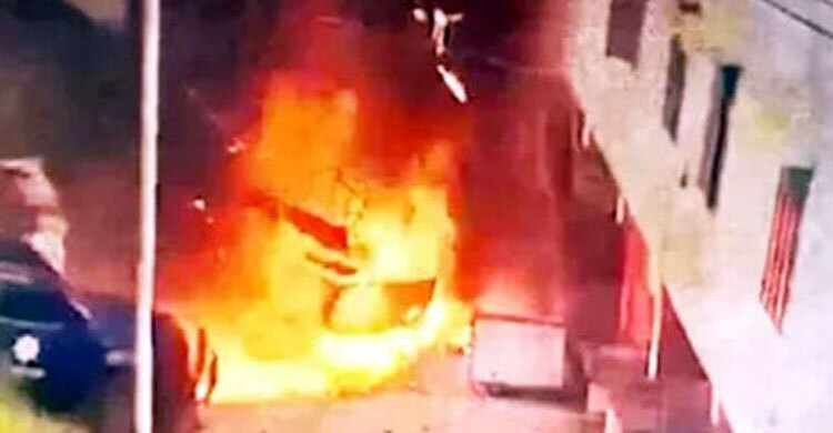 ঝুলে থাকা পোড়া জুতা দেখে ছেলের লাশ চিনতে পারেন শাহিনা