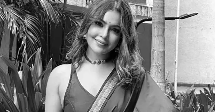 নিজ বাড়িতে পাওয়া গেলো জনপ্রিয় অভিনেত্রীর মরদেহ