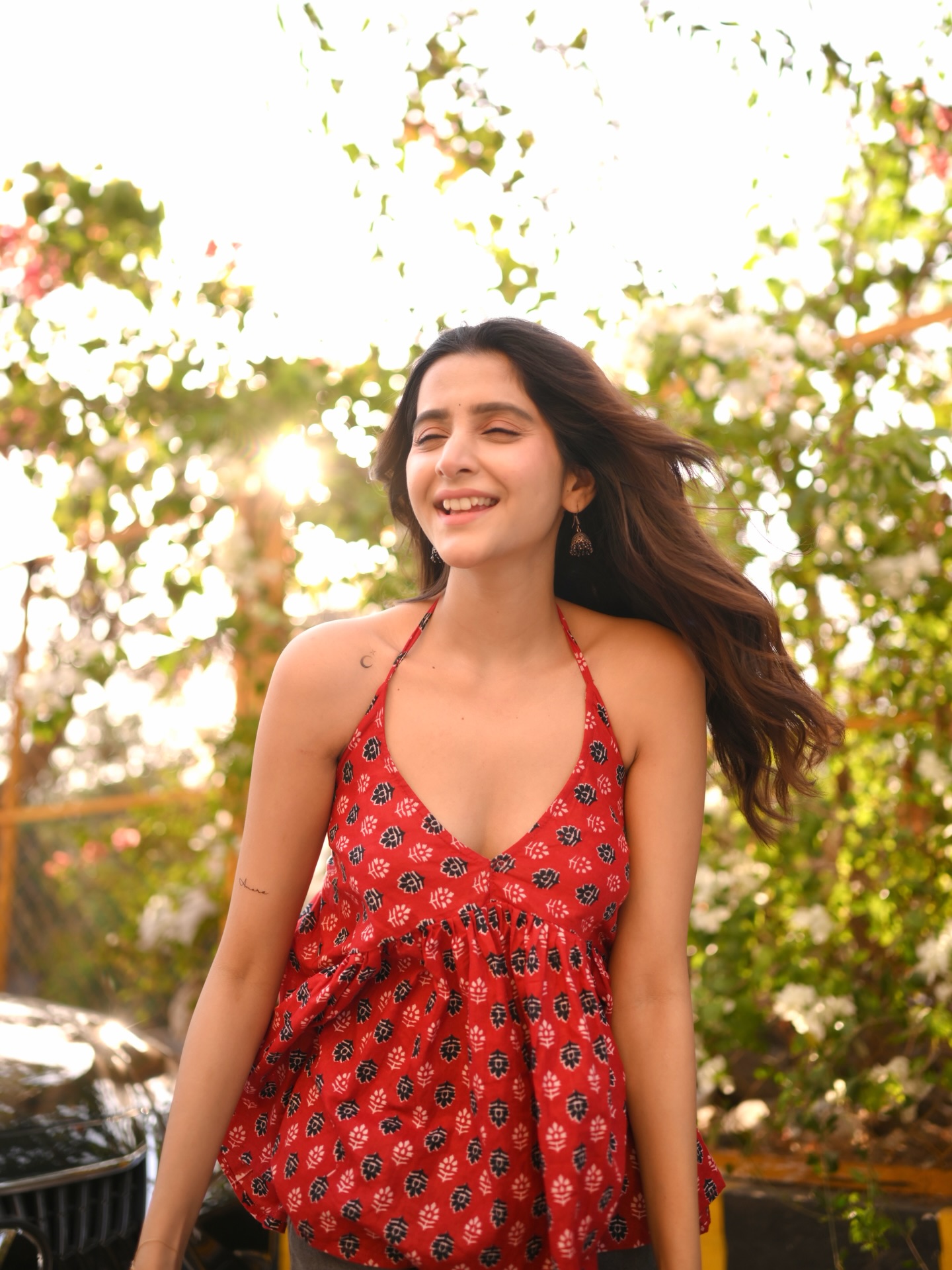 সামার স্টাইলে মোহময়ী দেবচন্দ্রিমা