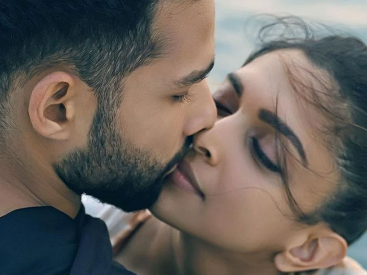 চুমুতেই কমবে ওজন, বাড়বে রোগ প্রতিরোধ ক্ষমতা