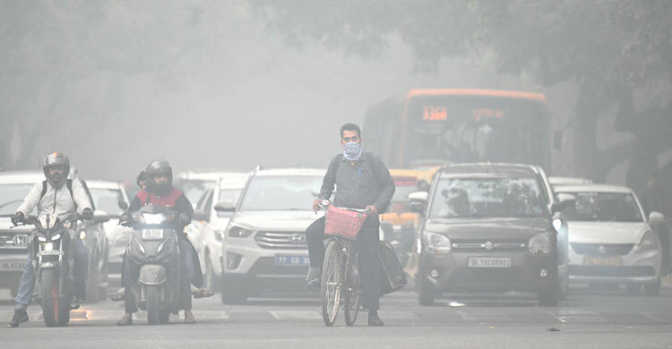 New Delhi shuts schools as smog exceeds 60 times WHO limit