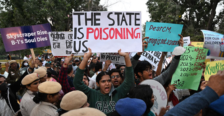 বায়ুদূষণ নিয়ে দিল্লিতে উত্তেজনা, বেশ কয়েকজন আটক