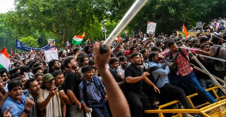 ভারতের আন্দোলনে ঠিক যেন বাংলাদেশের দৃশ্য!