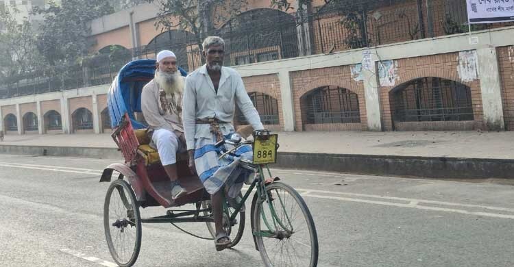 ভোটের দিনে রিকশার চাহিদা তুঙ্গে, বেড়েছে ভাড়া