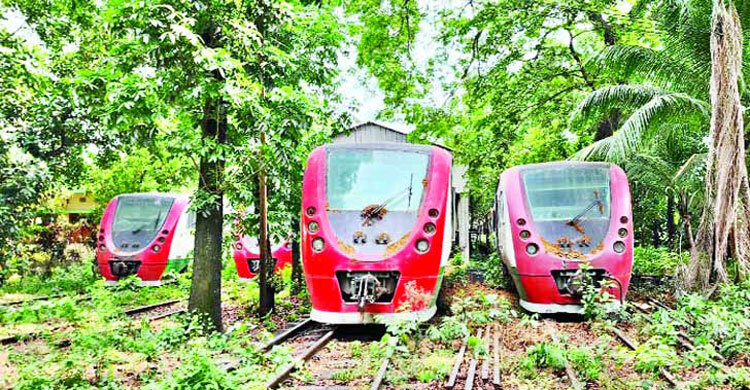 ডেমু ট্রেন কেনায় ক্ষতি ৬০০ কোটি টাকা, ৭ জনের নামে দুদকের মামলা