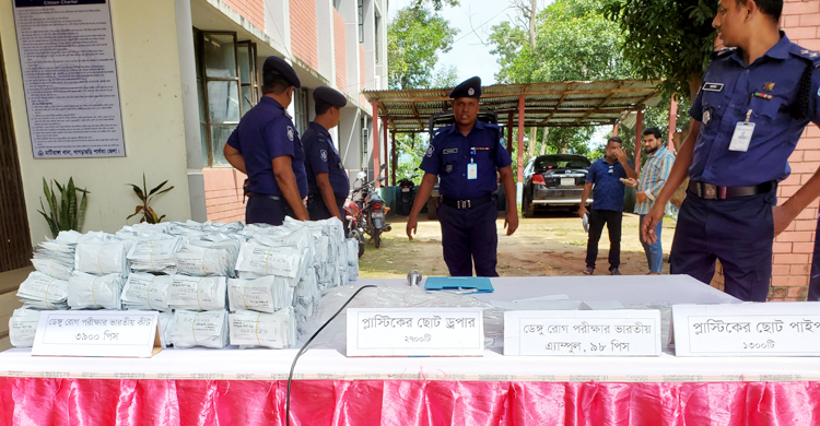 মাইক্রোবাসে মিললো ভারতীয় ডেঙ্গু পরীক্ষার কিট, আটক ৬