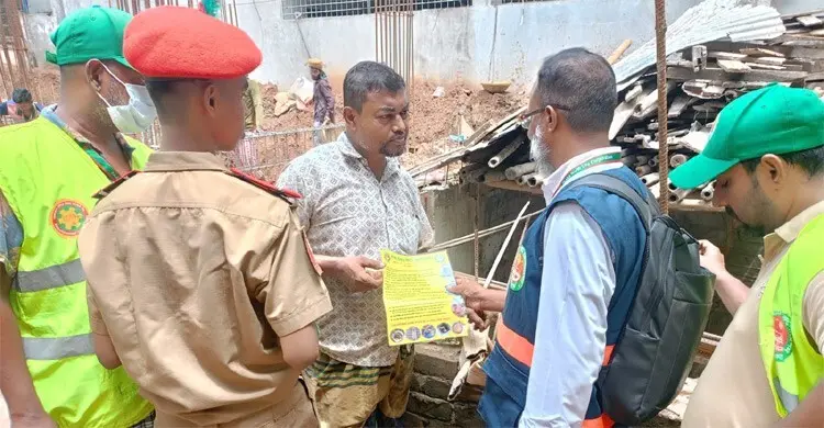 এডিস মশার লার্ভা নিধনে ডিএনসিসির অভিযান, জরিমানা ৫০০ টাকা