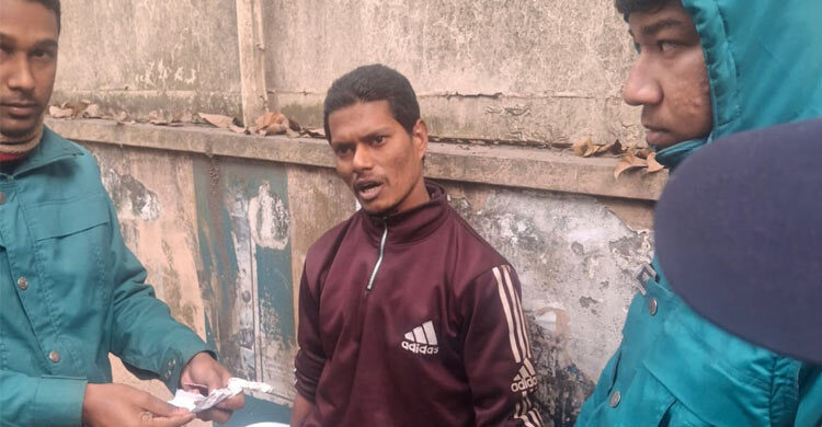 গুলশানে তারেক রহমানের বাসভবনের সামনে থেকে দুজন আটক