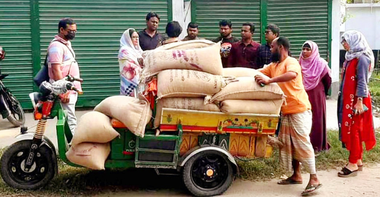 সিরাজগঞ্জে ভিডব্লিউবির ২৫ বস্তা চাল জব্দ
