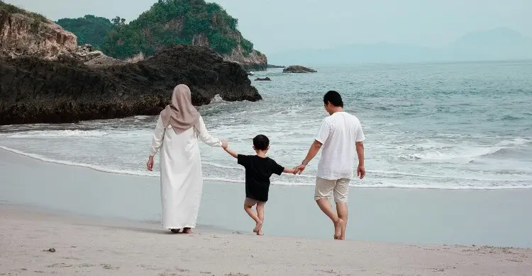 সন্তানকে শাসন করবেন কেন ও কীভাবে?