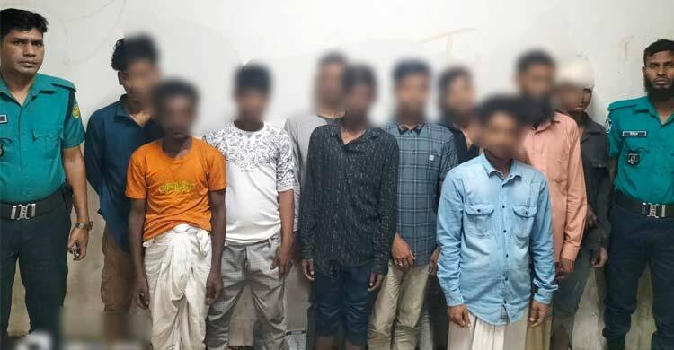 মোহাম্মদপুরে ছিনতাইকারী-ডাকাত সন্দেহে গ্রেফতার ১০