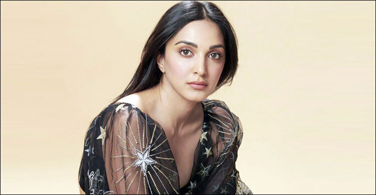 মা হওয়ার অর্থ জানিয়ে ভাইরাল কিয়ারা