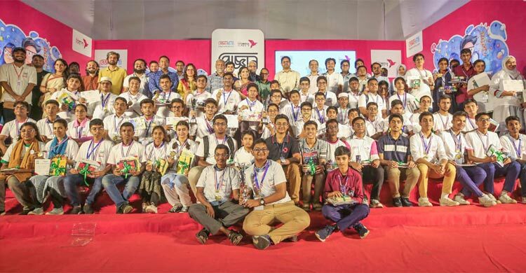 পর্দা নামলো ‘বিকাশ-বিজ্ঞানচিন্তা বিজ্ঞান উৎসব’ এর তৃতীয় আসরের