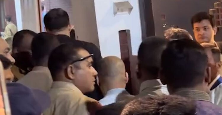 গুলশান কার্যালয়ে এসে তাড়াহুড়ো করে ঢুকলেন আমিনুল হক