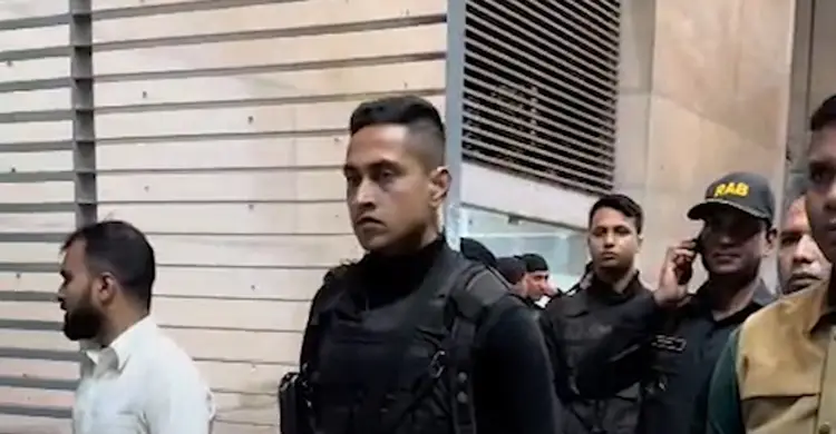 তারেক রহমানের নিরাপত্তায় সতর্ক অবস্থানে  তার দেহরক্ষীরা