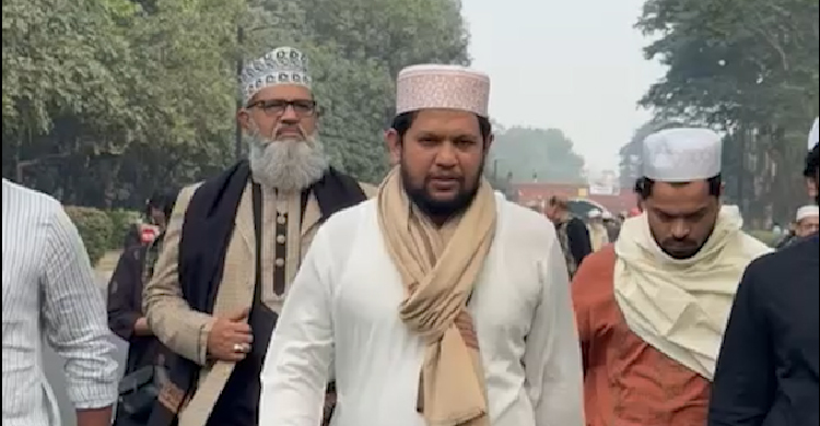 খালেদা জিয়ার জানাজায় আসলেন সাবেক উপদেষ্টা মাহফুজ আলম