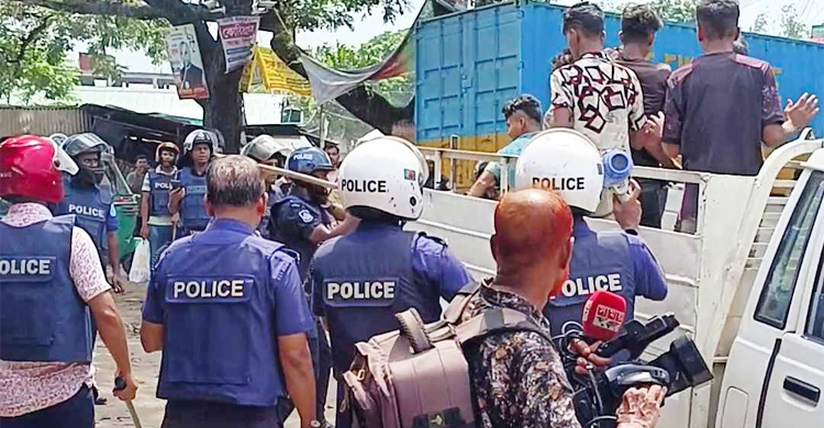 মসজিদের মাইকে ঘোষণা দিয়ে ভৈরবে ফের সংঘর্ষ, আটক ১০