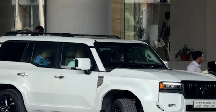 সচিবালয় থেকে সংসদের পথে প্রধানমন্ত্রী তারেক রহমান