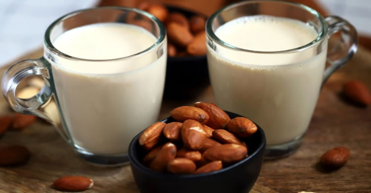 কাদের প্রতিদিন দুধ খাওয়া উচিত ও কেন