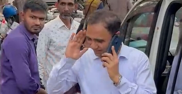 গাবতলী বাস টার্মিনাল পরিদর্শনে আব্দুল জব্বার