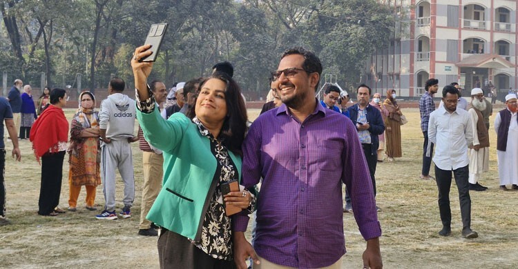 নতুন বাংলাদেশের স্বপ্ন নিয়ে ভোট দিলেন জাকির ও কুবরা দম্পত্তি