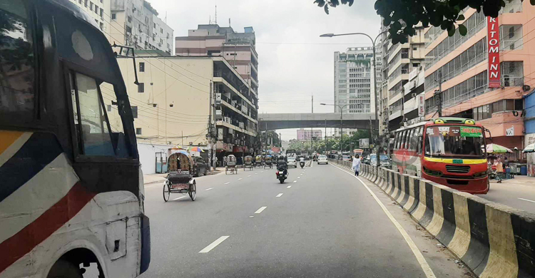 স্বরূপে ফেরেনি ঢাকা, সড়কে স্বস্তি