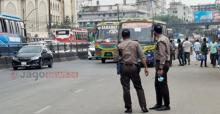 ঈদের ছুটি শুরু, অনেকটাই ফাঁকা ঢাকা