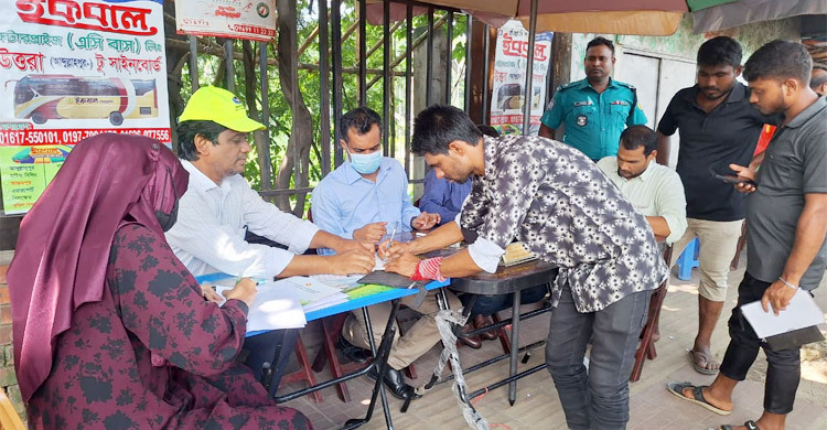 রাজধানীতে কালো ধোঁয়া নির্গমনকারী ১০ বাস-ট্রাকের জরিমানা