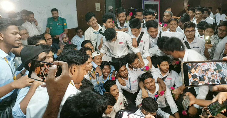 ঢাকা কলেজ-আইডিয়াল কলেজের ‘শান্তি চুক্তিতে’ যোগ দেয়নি সিটি কলেজ