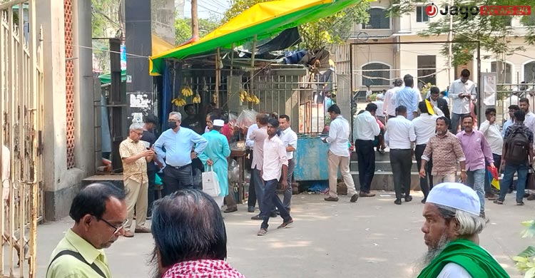 আইনের জায়গায় বেআইনি ধোঁয়া, ঝুঁকিতে জনস্বাস্থ্য