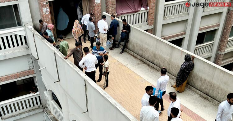 আদালত চত্বরে ধূমপান