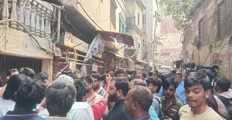 ভূমিকম্পে বংশালে নিহত তিনজনের পরিচয় মিলেছে