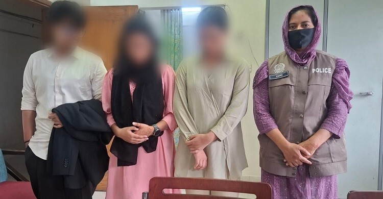 ‘গভীর আকর্ষণ’ থেকে নিখোঁজ তিন কিশোরী, চারদিন পর উদ্ধার