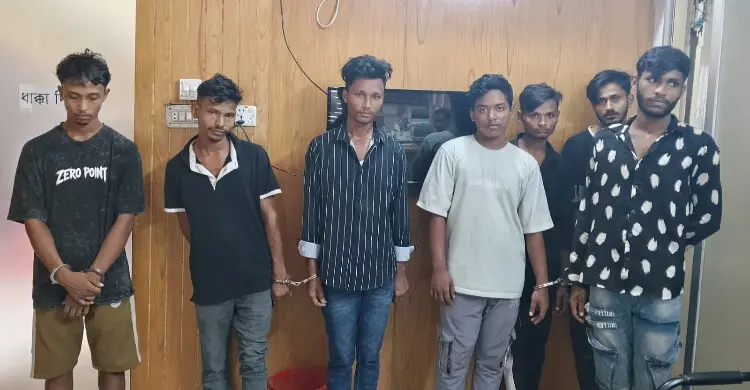 ঢাকায় দেশীয় অস্ত্রসহ ডাকাতির প্রস্তুতি, গ্রেফতার ৭