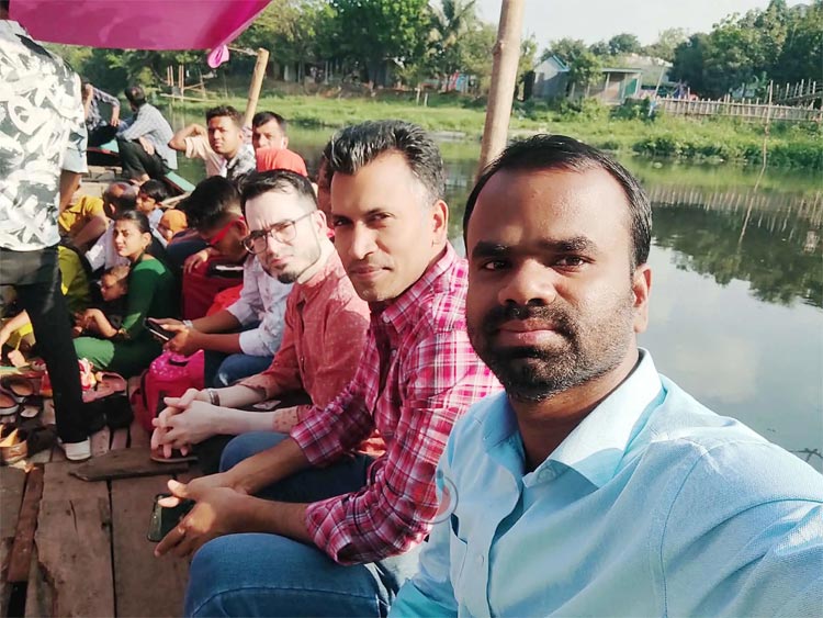 ঢাকার কাছেই গ্রামের ছোঁয়া পেতে দাশেরকান্দি-কায়েতপাড়ায়