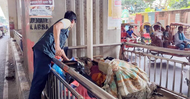 ঢাবিতে ভবঘুরে উচ্ছেদে অভিযান ডাকসুর, ইয়াবাসহ কিশোর আটক