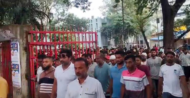 ঢাবির আশপাশে বিএনপি-জামায়াত কর্মীদের ভিড়