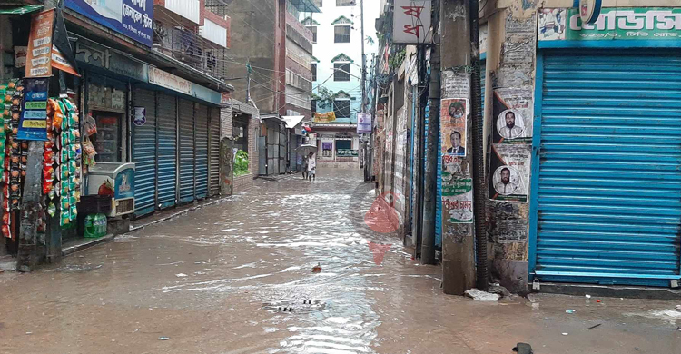 অলিগলিতে হাঁটু পানি, ঈদ আনন্দে বাগড়া