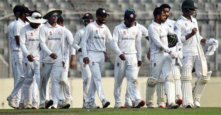 শিরোপার ঘ্রাণ পাচ্ছে রংপুর, শেষ রাউন্ডে ঢাকার প্রথম জয়