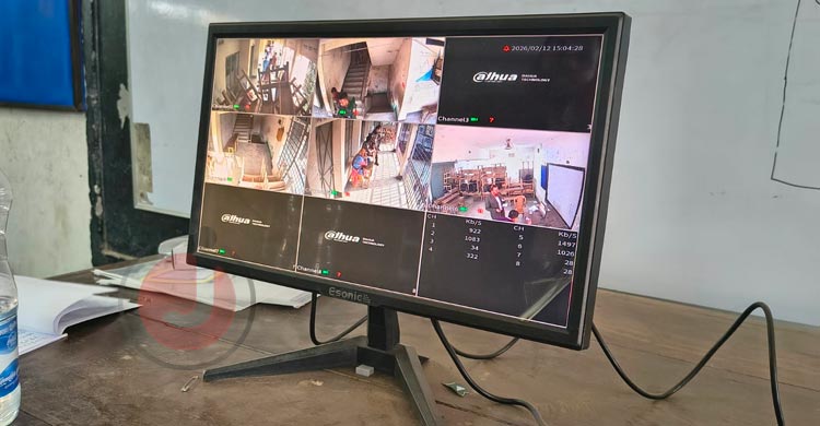 ঢাকা-১৭ আসনের ভোটকেন্দ্র