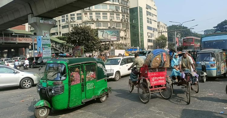 শাহবাগ ছাড়লেন শিক্ষার্থীরা, যান চলাচল স্বাভাবিক