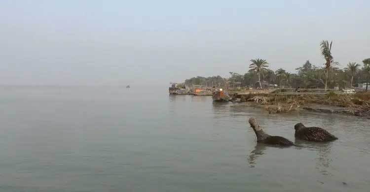 12,000 Dhalchar people battle water with no embankment