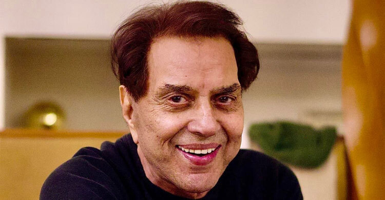 Hema Malini, Esha Deol refute reports of Dharmendra’s death