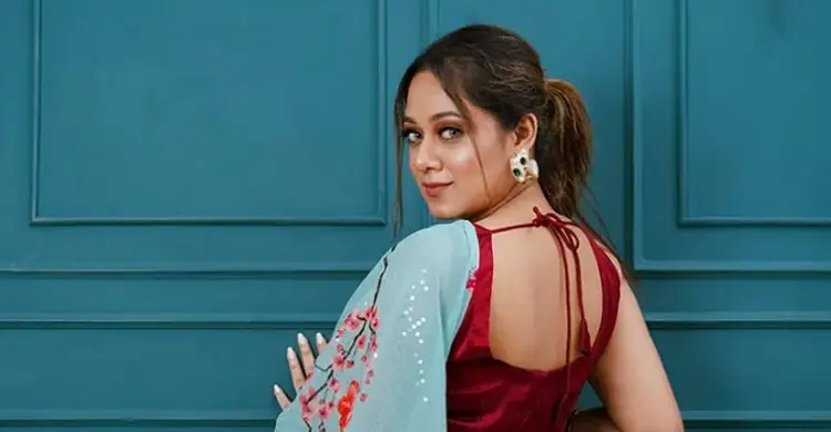 আবার সিনেমার শুটিংয়ে দীঘি