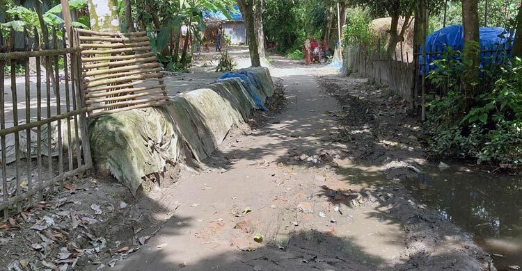 মৃত মেম্বারের সই জালিয়াতি করে প্রকল্পের টাকা আত্মসাৎ